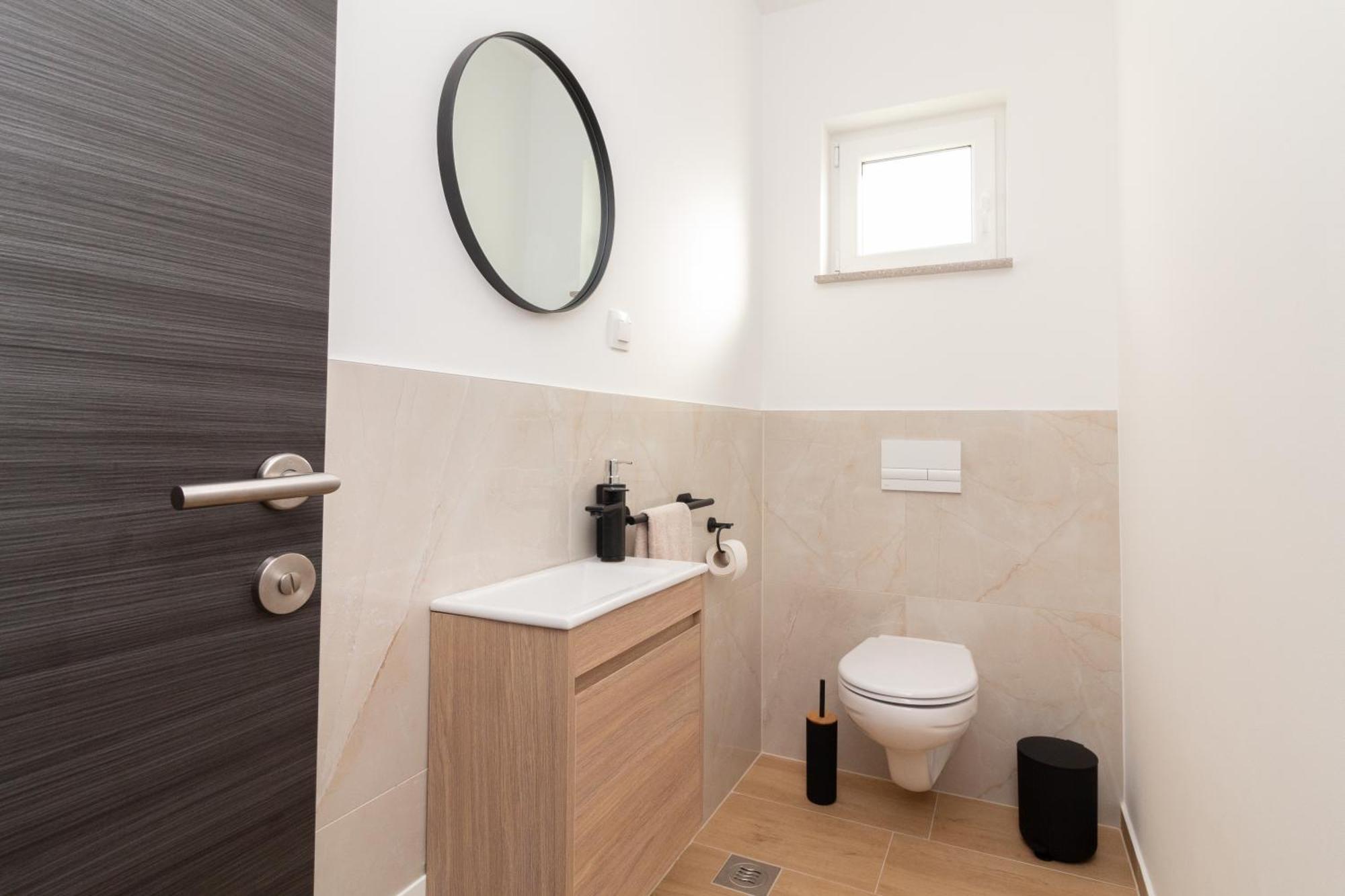 Modern And Spacious Apartment Helena Near The Beach プリヴラカ エクステリア 写真