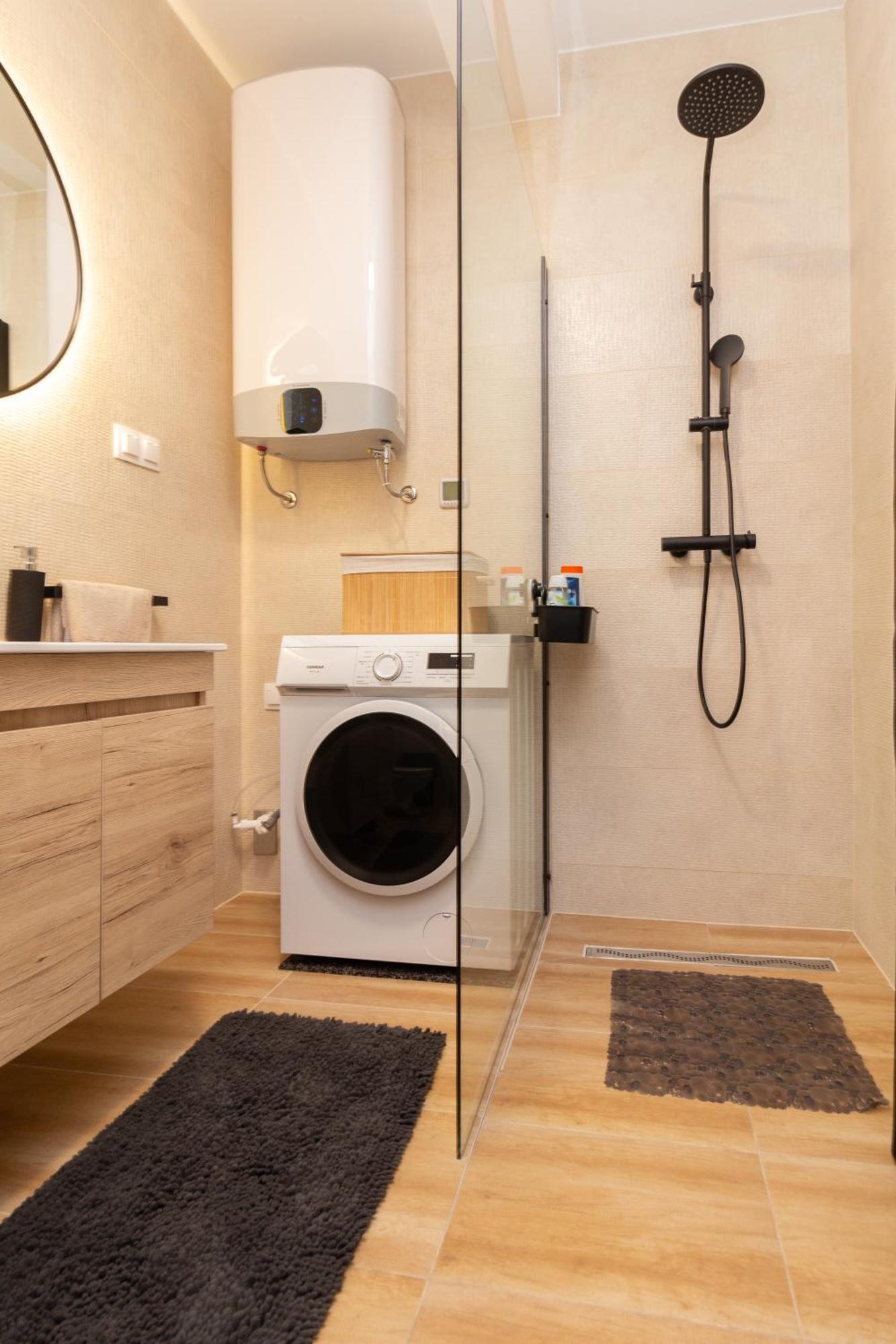 Modern And Spacious Apartment Helena Near The Beach プリヴラカ エクステリア 写真