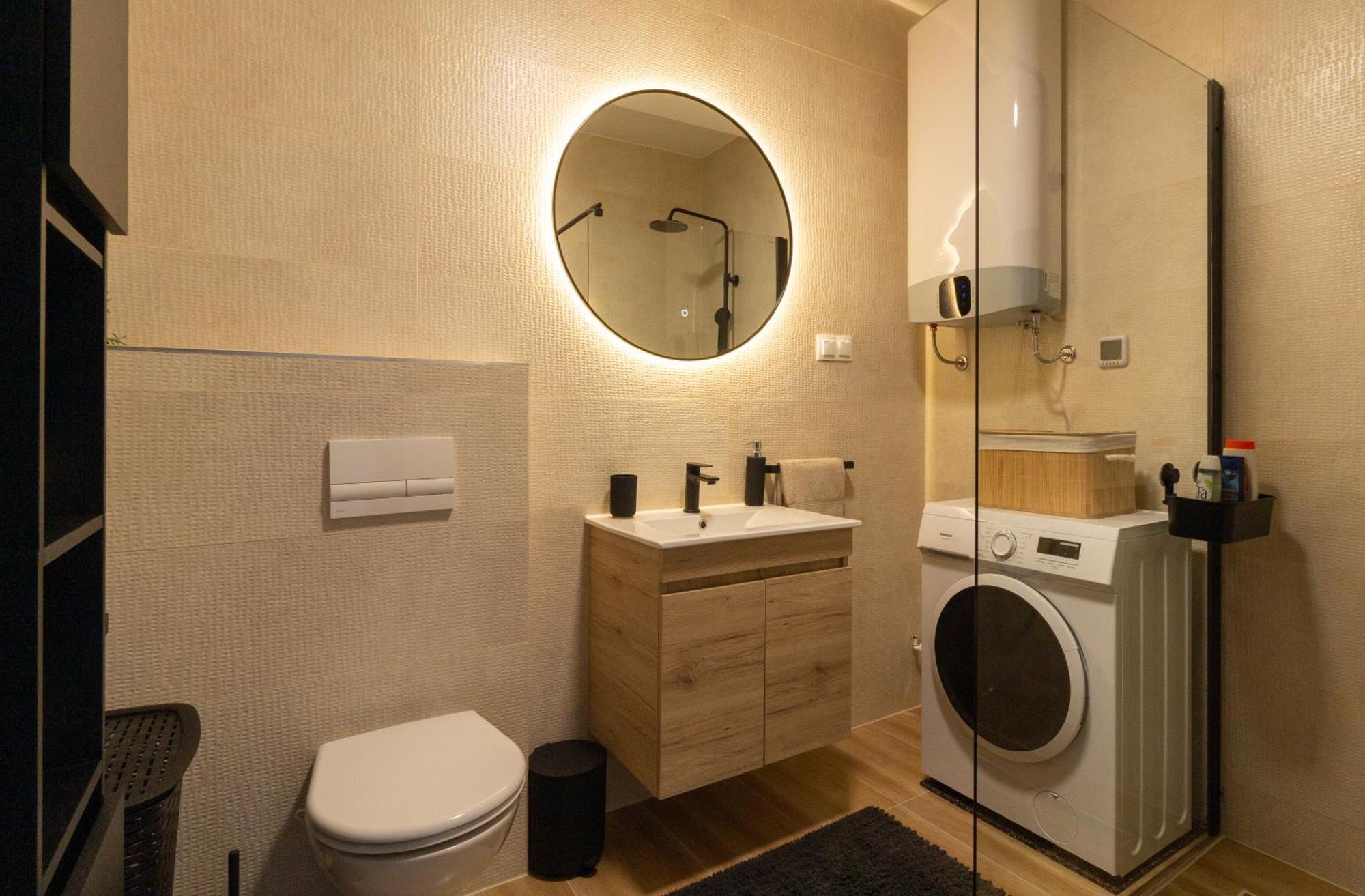 Modern And Spacious Apartment Helena Near The Beach プリヴラカ エクステリア 写真