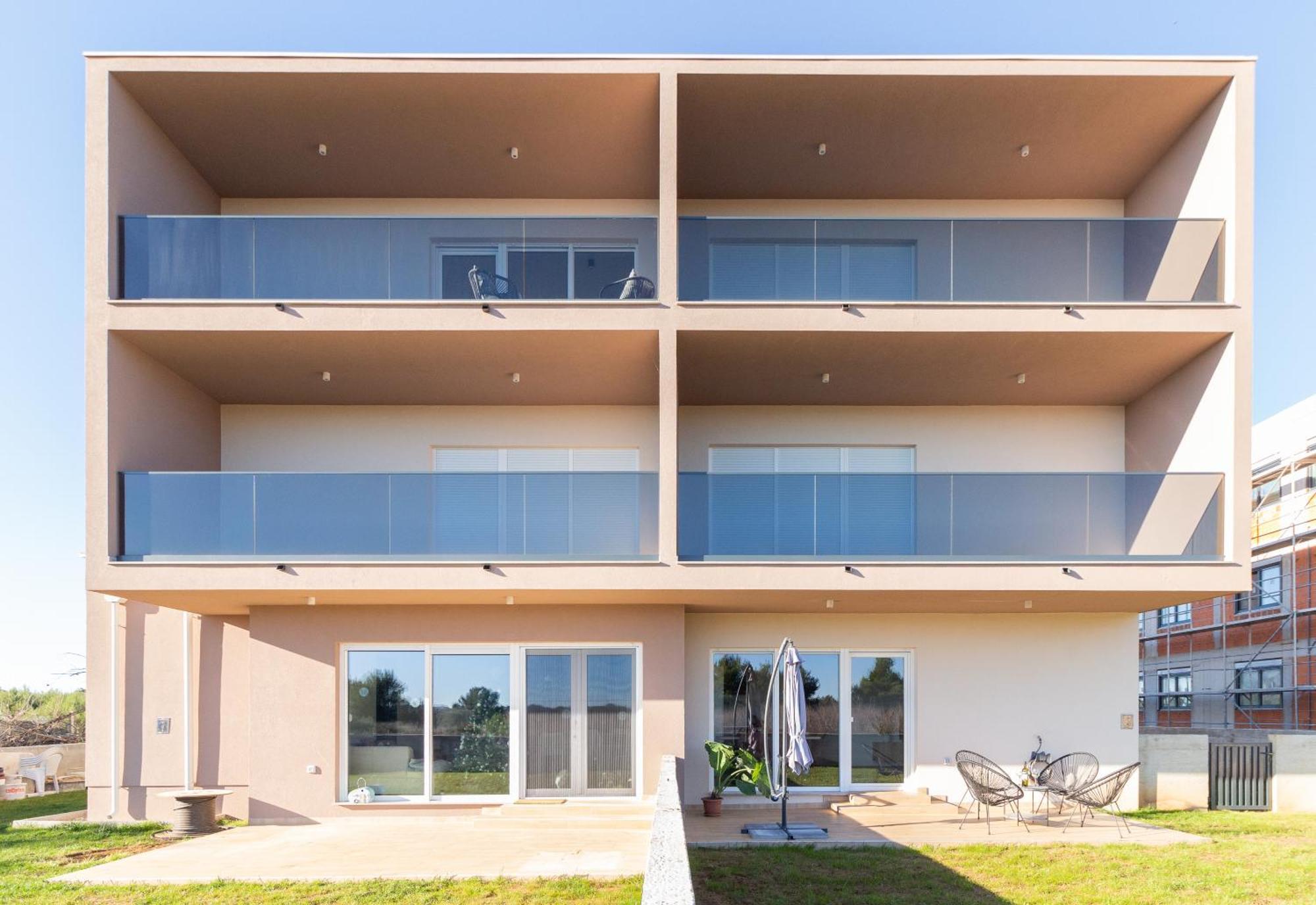 Modern And Spacious Apartment Helena Near The Beach プリヴラカ エクステリア 写真